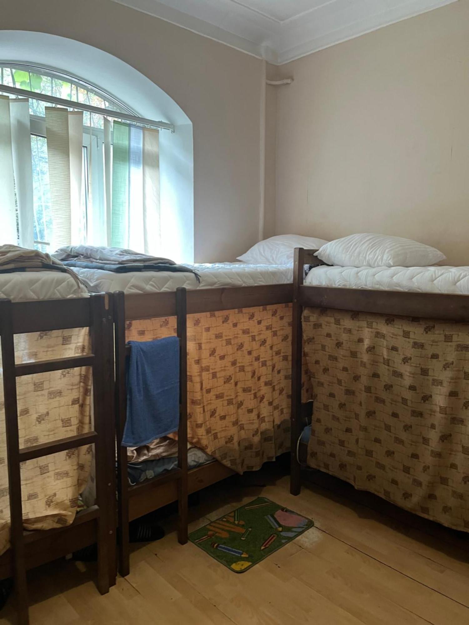 Ararat-Holosiivskyi Hostel Kiev Eksteriør billede